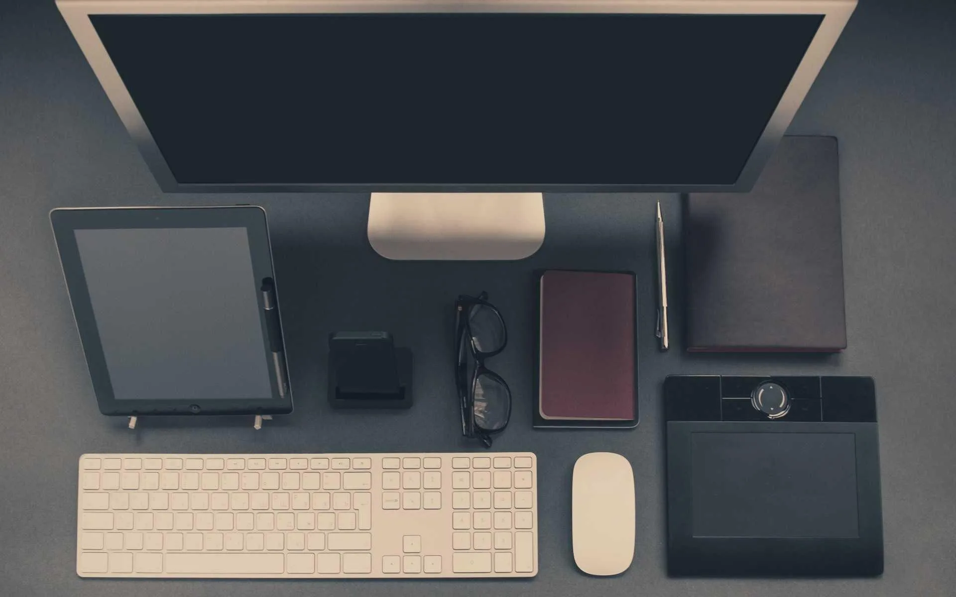 Espacio de trabajo de una agencia de diseño y marketing digital